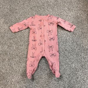 Carter’s Baby Girl Footed Pajamas Pink Bow Print Size 6 Months Snap Front